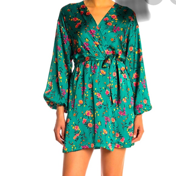 Dresses & Skirts - Green Floral Faux Wrap Dress